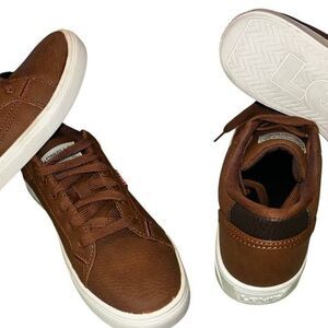 Levi’s youth 6M Lace up Carter Sneaker